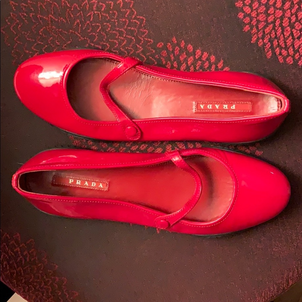 Red Patent Leather PRADA flats - Picture 2 of 2